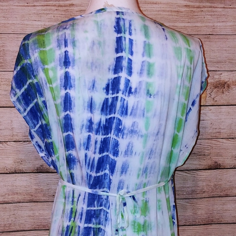 Hem & Thread Dress - Picture 2 of 4
